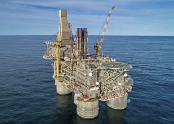 石油・天然ガス開発事業「サハリン1」の洋上施設（エクソンネフテガス提供・共同）