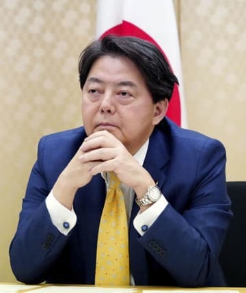 4日、G7外相会合にオンライン参加した林外相＝外務省（同省提供）
