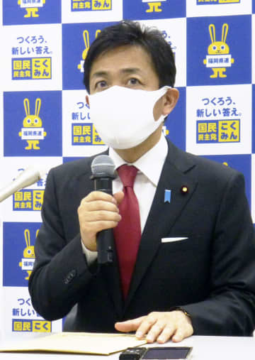 記者会見する国民民主党の玉木代表＝13日午前、福岡市