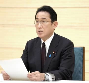 政府与党連絡会議であいさつする岸田首相＝15日午後、首相官邸