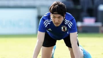 俺はボランチじゃねえ！原口元気、“最強3センター”との違いを強調