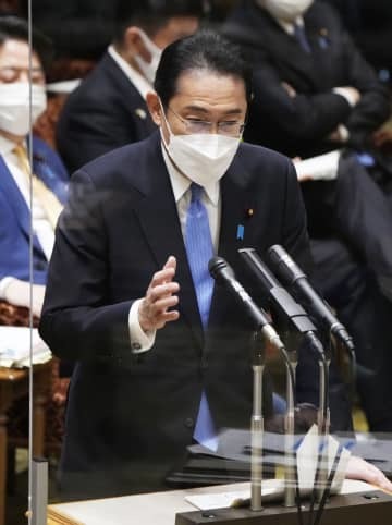 参院決算委で答弁する岸田首相＝28日午後