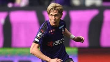 ”超攻撃SB”京都DF荻原拓也は「なぜそんなにシュートを打てるのか」