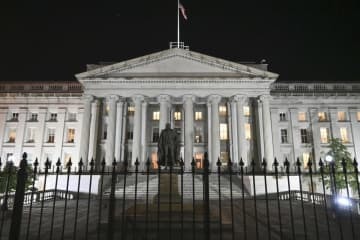 米首都ワシントンにある財務省の建物＝2021年9月（共同）