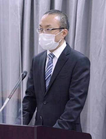 報道陣の取材に応じる警察庁サイバー特別捜査隊の佐藤快孝隊長＝14日午後、警察庁