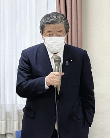 派閥会合であいさつする自民党の森山総務会長代行＝14日午後、東京都千代田区