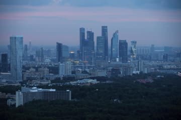 モスクワの市街＝2018年7月（AP＝共同）