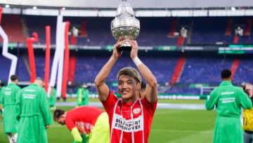 堂安律のPSV、国内カップ優勝　頭部接触選手は記憶ないままプレー