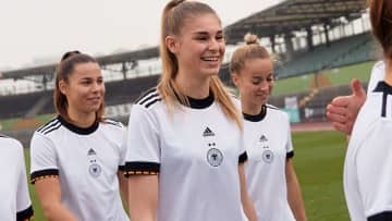 ドイツ女子代表、“7連覇”を目指すEURO2022に向けた新ユニフォーム発表！