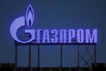 ガスプロムのロゴ＝ロシア・サンクトペテルブルク（ロイター＝共同）