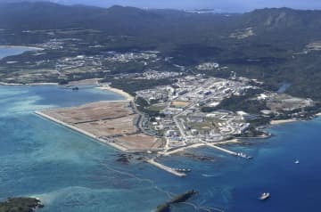 米軍普天間飛行場の移設先、沖縄県名護市辺野古沿岸部＝2月