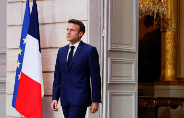 7日、パリで2期目の就任式に臨むマクロン仏大統領（ロイター＝共同）
