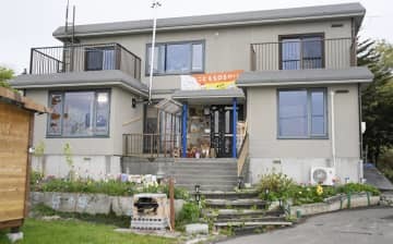 「親が育てられない乳幼児を匿名でも受け入れる」と称した施設が開設された住宅＝13日午後、北海道当別町