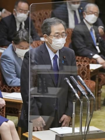 参院予算委で答弁する斉藤国交相＝31日午前