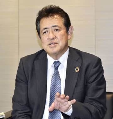 インタビューに答えるENEOSホールディングスの斉藤猛社長