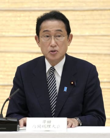 政府のデジタル臨時行政調査会であいさつする岸田首相＝3日午後、首相官邸