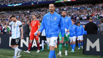 「王者イタリアにW杯出場権がないのは狂気の沙汰」 バッジョが苦言