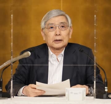 共同通信きさらぎ会で講演する日銀の黒田総裁＝6日午後、東京都千代田区のホテル