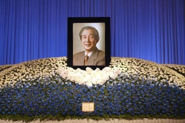 吉野浩行ホンダ元社長のお別れの会で、祭壇に掲げられた遺影＝6日、東京都内