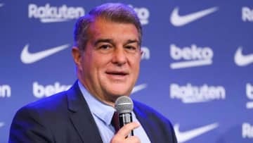バルセロナ会長「補強する金がねぇ」
