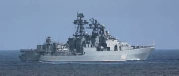 北海道東方の太平洋で活動したロシア海軍の駆逐艦＝9日（防衛省統合幕僚監部提供）