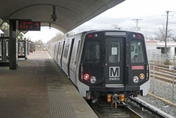 3月、試運転中の米ワシントン首都圏地下鉄「7000系」の電車＝米メリーランド州（共同）