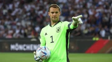 日本とW杯で対決！内田篤人が教える最強GKノイアーの「意外なすごさ」