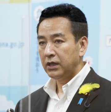 記者会見する山際経済再生相＝5日午前、東京都千代田区