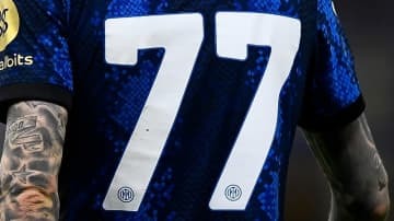 七夕だから！奇妙な「背番号77」をつけた7人のスターたち