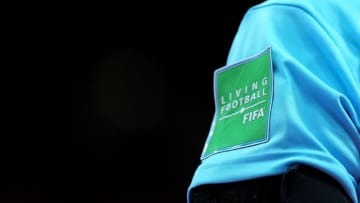 同性愛を初告白したFIFA審判 「殺される恐怖がある」と吐露