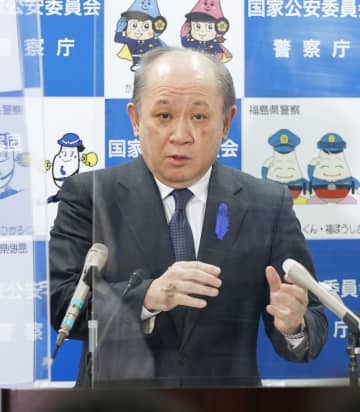 記者会見する警察庁の中村格長官＝12日午後、警察庁