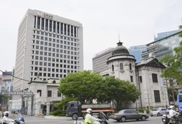 ソウルにある韓国銀行＝2020年（共同）