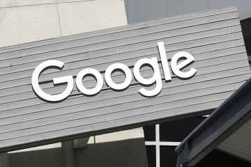 グーグルの看板＝2019年、米カリフォルニア州（AP＝共同）