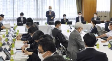 自民党本部で開かれた経済安全保障対策本部の会合＝19日午後、東京・永田町