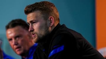 驚きのバイエルン移籍、デ・リフト「ファンハールに相談した」