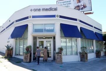 米カリフォルニア州にある診療サービス、ワン・メディカルの事業所＝21日（ゲッティ＝共同）
