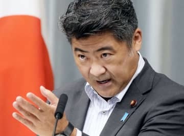 記者会見する木原官房副長官＝26日午後、首相官邸