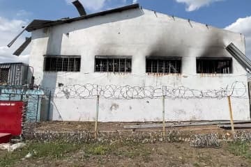 多数の死者が出たウクライナ人捕虜の収容施設＝29日、ウクライナ東部オレニフカ（タス＝共同）