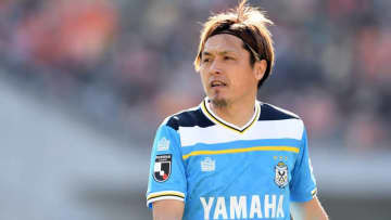 ジュビロ磐田の42歳、遠藤保仁。稀代の司令塔が見せる「ひとり5レーン理論」の凄み