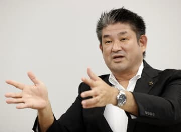 奈良市役所でインタビューに答える仲川げん市長