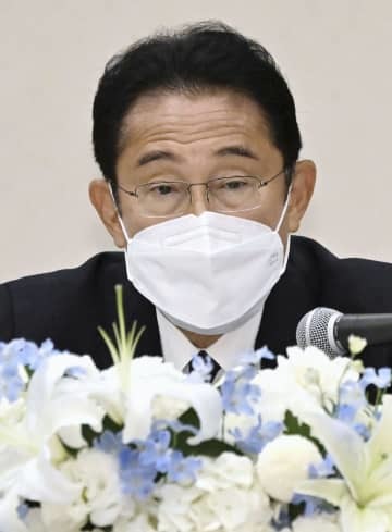 長崎市で記者会見する岸田首相＝9日午後（代表撮影）