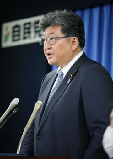 記者会見する自民党の萩生田政調会長＝10日午前10時52分、東京・永田町の党本部