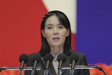 10日、平壌で全国非常防疫総括会議に臨む北朝鮮の金与正朝鮮労働党副部長（朝鮮通信＝共同）