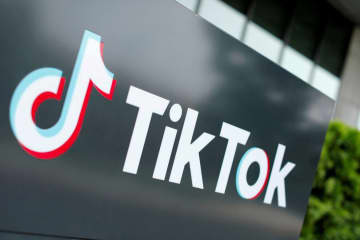 米拠点のTikTokのロゴ＝2020年9月、米カリフォルニア州（ロイター＝共同）