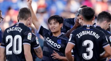 久保建英、ダビド・シルバたちからペチペチ叩かれたシーン