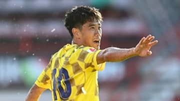 香川真司、電車使ってあのチームの試合生観戦！「なんてスタジアム」とビビる