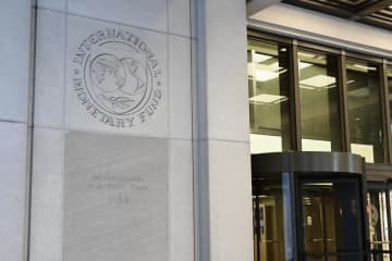 米首都ワシントンにあるIMF本部の建物＝2021年8月（共同）