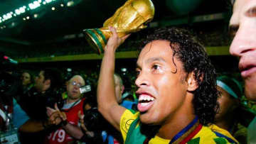 20年前の日韓W杯「優勝したブラジル代表の伝説イレブン」、今は何をしているのか