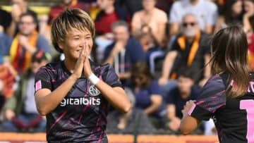 ローマの南萌華、仲間と歌う！女子CL出場に貢献するヘディング弾がこれ