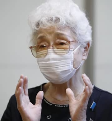 支援者集会の後、取材に応じる横田早紀江さん＝1日午後、川崎市